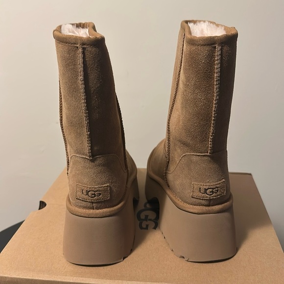 UGG Classic Short New Heights - Picture 3 of 9